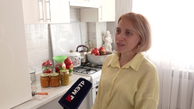 «Марий Эл ТВ»: домохозяйка Людмила Новоселова рассказала, как закатывает витамины на зиму