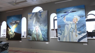 В Йошкар-Оле открылась выставка «Артефакты и гаджеты Елены Ковылиной»