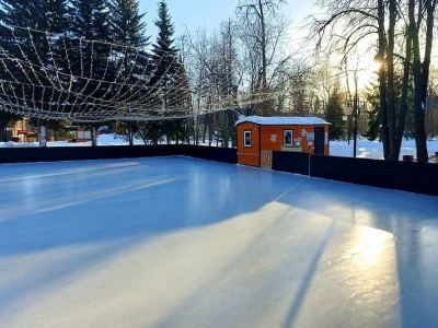 В Центральном парке Йошкар-Олы изменился режим работы катка и колеса обозрения