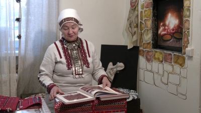 Марий йӱла: Вторая книга Ираиды Степановой «Орнаментальное искусство марийской вышивки»