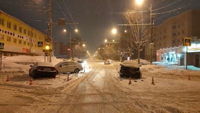 В Йошкар-Оле при столкновении трех автомобилей серьезно пострадал пассажир