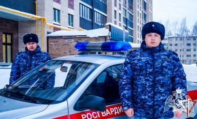 Сотрудники Росгвардии спасли от обморожения пожилого йошкаролинца