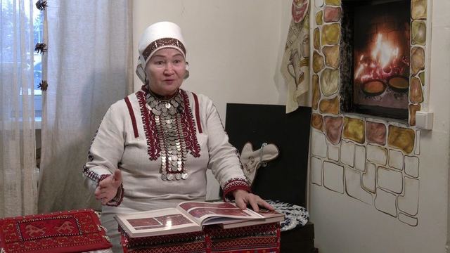 Марий йӱла: Руководитель «Центра марийской вышивки» Ираида Степанова:  2024 год - год мужского марийского костюма