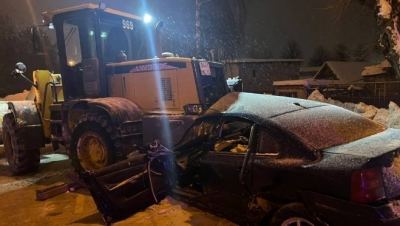 В Йошкар-Оле при столкновении с трактором погиб водитель Volkswagen