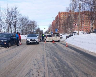 В Йошкар-Оле нетрезвая водитель иномарки спровоцировала тройное столкновение