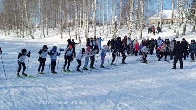 Марий Эл ТВ: Морко район Шордур тӱҥ школышто «Мужество» лӱман ече дене таҥасымаш эртен