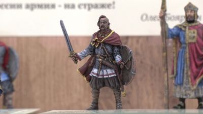 В Йошкар-Оле открылась выставка миниатюрных фигур защитников Отечества