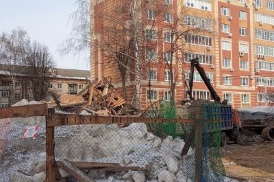 В Йошкар-Оле сносят аварийный дом на улице Я.Эшпая