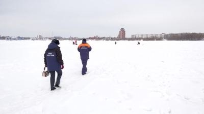 В Марий Эл спасатели напоминают рыбакам, что выход на лед уже опасен