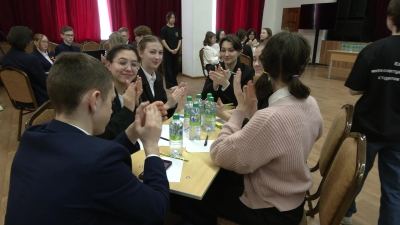Школьники и студенты Марий Эл блеснули интеллектом в классической игре «Что? Где? Когда?»