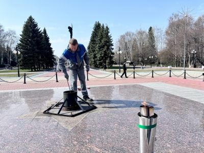 В городах Марий Эл провели техобслуживание Вечного огня