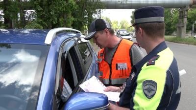 Сотрудники ГАИ напомнили автолюбителям Марий Эл о правилах переезда ЖД путей