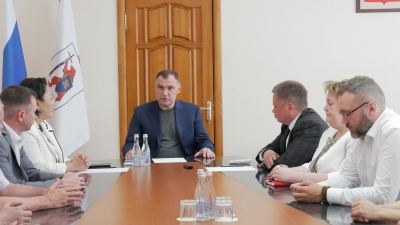 Глава Марий Эл Юрий Зайцев представил коллективу нового министра строительства, архитектуры и ЖКХ