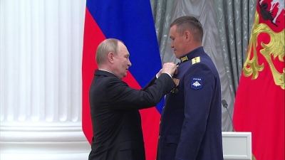 Награжденный «Золотой Звездой» Анатолий Иванов встретился с земляками в своей родной школе