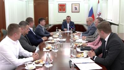 Глава Марий Эл встретился с представителями партий и с кандидатами, имеющими боевой опыт
