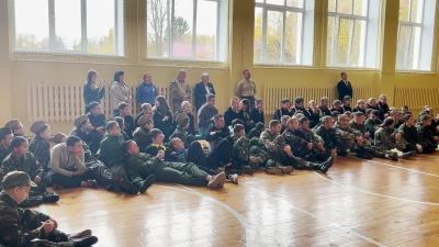 Школьники Сернурского района встретились с ветеранами спецоперации