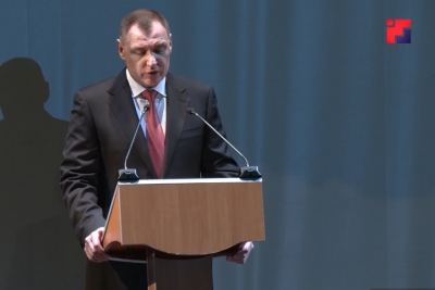 Глава Марий Эл Юрий Зайцев вручил государственные награды и почётные грамоты военнослужащим, инженерам, врачам