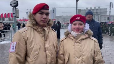 Юнармейцы из Йошкар-Олы промаршировали по площади Куйбышева в Самаре