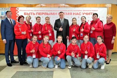 Глава Марий Эл вручил награды участникам и наставникам «Движения Первых»