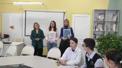 Воспитанникам Савинской школы-интерната вручили первые новогодние подарки