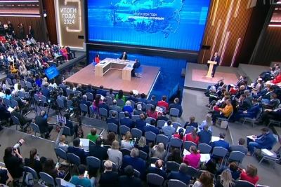 Владимир Путин ответил на вопросы о детском пособии и семейной ипотеке
