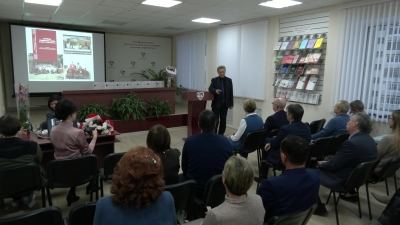 Марий Эл ТВ: Любовь Абукаеван «Концептосфера марийской этнической религии» лӱман книгажын презентацийже эртен