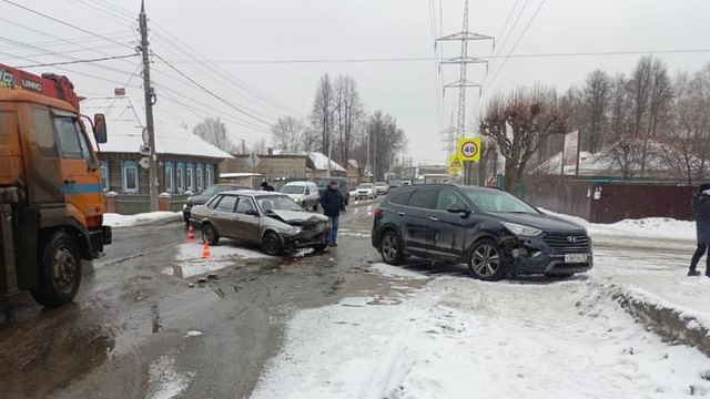 В Йошкар-Оле девятилетняя девочка попала в больницу с места ДТП