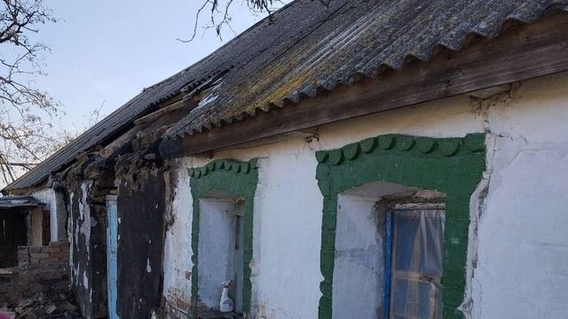 Бригада из Марий Эл помогает восстанавливать дом после пожара в Куйбышевском округе