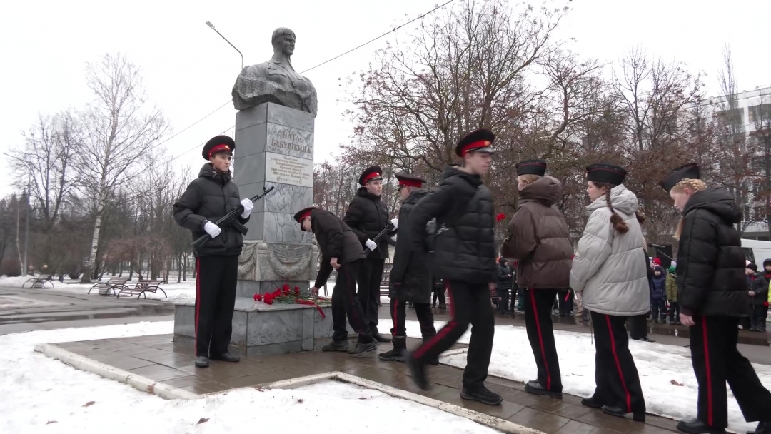 В Йошкар-Оле отметили 110-летие со дня рождения парашютистки Наты Бабушкиной