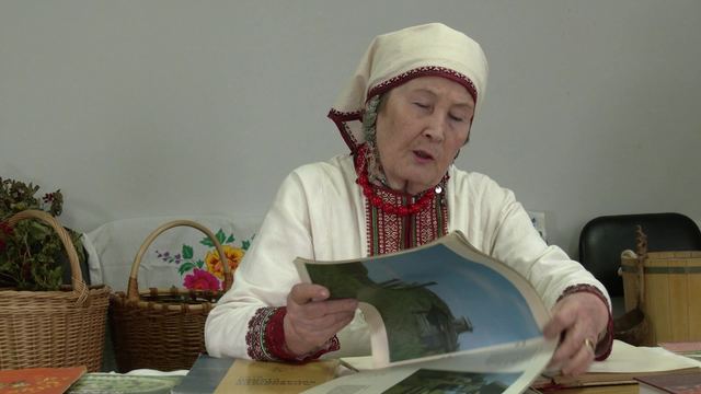 МАРИЙ ЙӰЛА:  Лариса Васильева йӱлам шымлымаште краеведений нерген книган верже шотышто каласкала