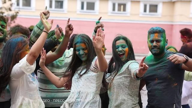 Иностранные студенты опорного вуза Марий Эл отметили праздник Холи