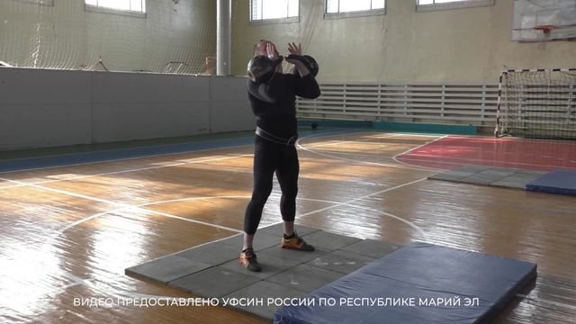 Сотрудники ФСИН соревновались в гиревом спорте в Йошкар-Оле