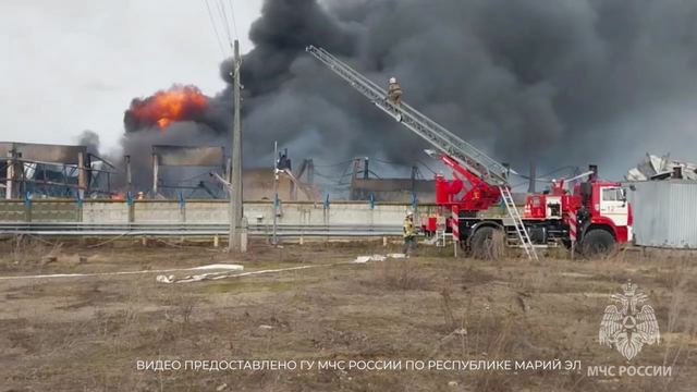 Сводка 112: пожар на птицефабрике и на поролоновом заводе, ДТП с автобусом