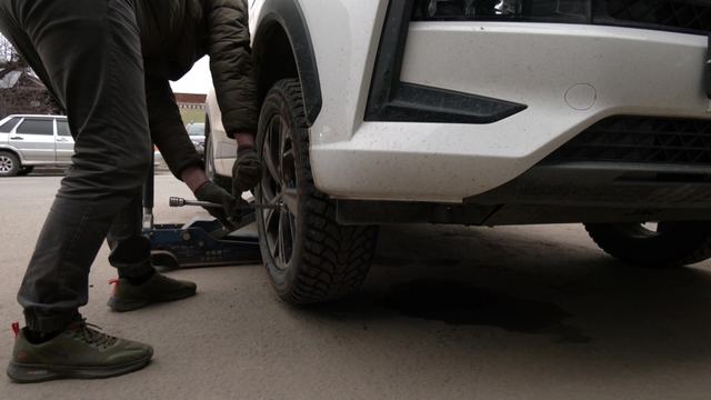 Автолюбителям Марий Эл рекомендуют не торопиться с заменой шин