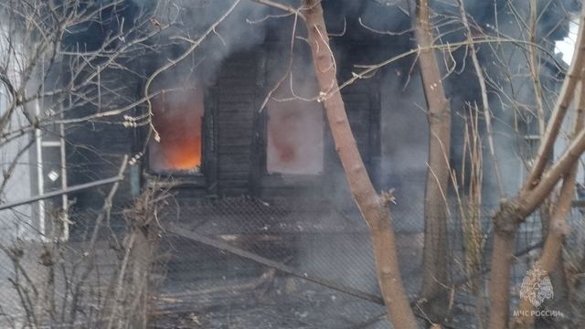 Поджог считают одной из основных версий возникновения пожара в Йошкар-Оле на Баумана