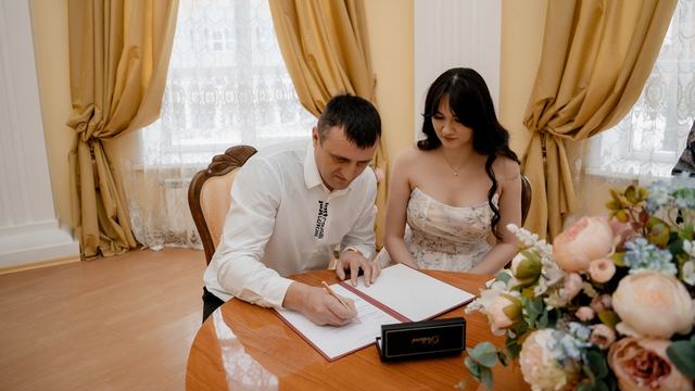 В Медведевском ЗАГСе можно отметить юбилей супружеской жизни