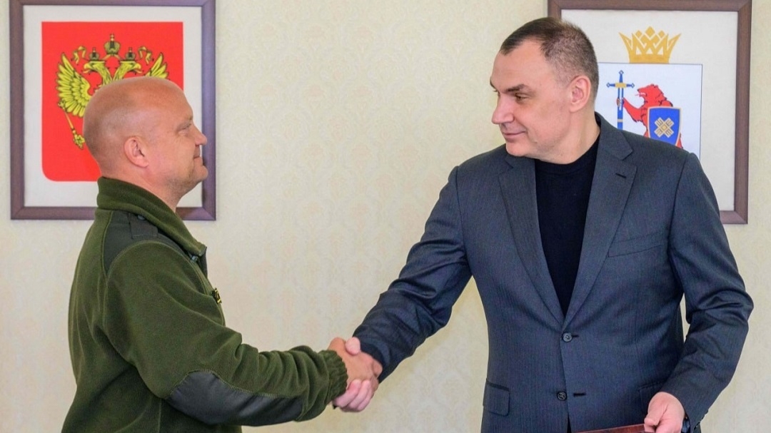 Глава Марий Эл вручил награды Роману Золотухину и Ирине Татариновой