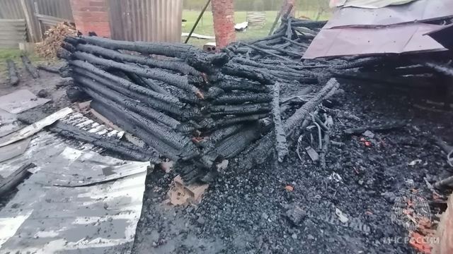 В Горномарийском районе на территории частного хозяйства произошёл пожар
