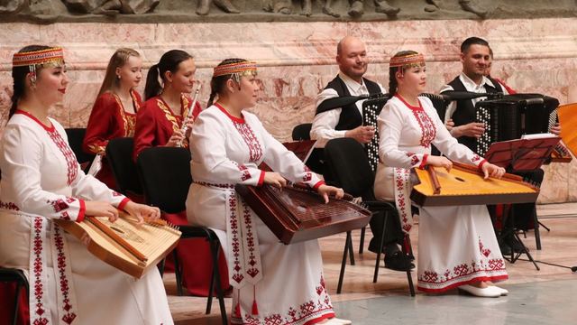 Знаменитые марийские гусли прозвучали в Санкт-Петербурге и Ленинградской области