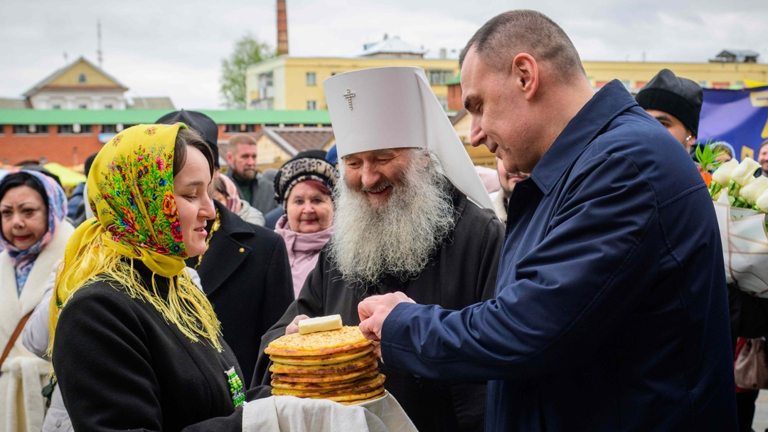 Глава Марий Эл принял участие в открытии Пасхальной ярмарки