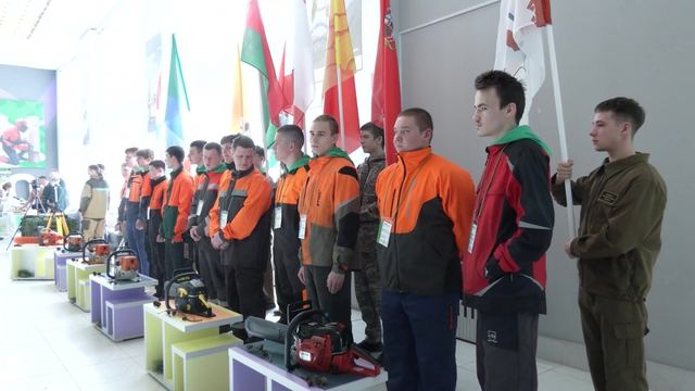 Вальщики леса из 11 регионов страны и Беларуси собрались на конкурсе профмастерства в Йошкар-Оле