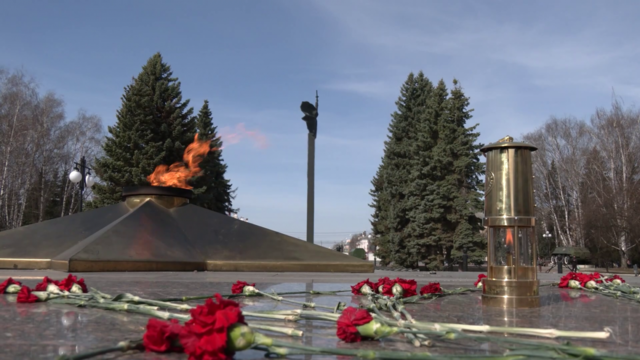 В Йошкар-Оле приводят в порядок Вечный огонь