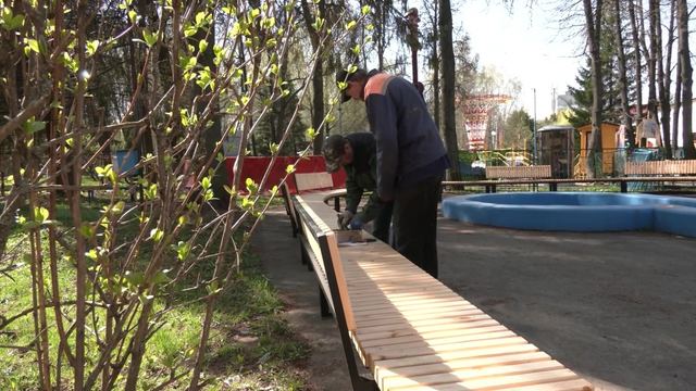 26-метровая скамейка появилась в центральном парке Йошкар-Олы