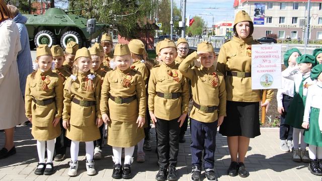 В посёлке Медведево прошёл парад дошкольников