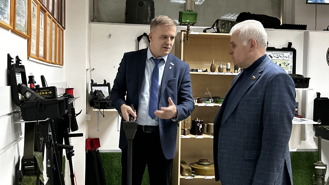 Сергей Мартынов побывал на производстве мино- и бомбоискателей в Йошкар-Оле