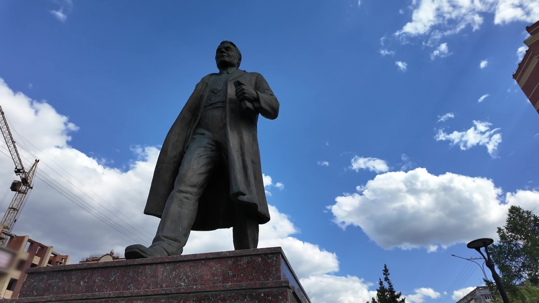 Неуличные истории: улицы Крупнякова и Орая