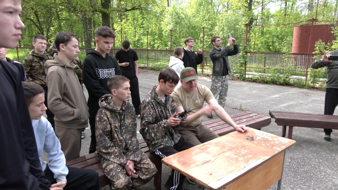 Марий Эл ТВ: «Авангард» сарзе-патриот рӱдерыште кугурак класслаште тунемше-влакын «Зарница 2.0» таҥасымаш эртен