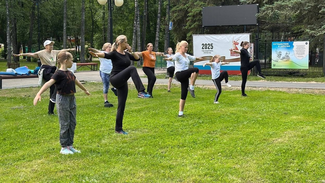 В Йошкар-Оле открыли сезон утренней зарядки на свежем воздухе