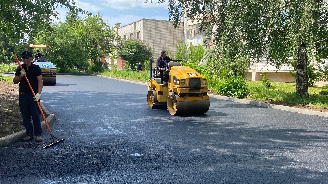 В Йошкар-Оле продолжается ремонт тротуаров и дворов