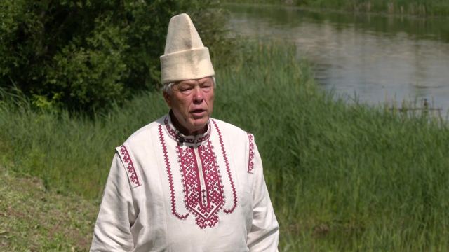 МАРИЙ ЙӰЛА: Шернур районын онаеҥже Василий Смирнов «Илыш верч» у книгам луктын